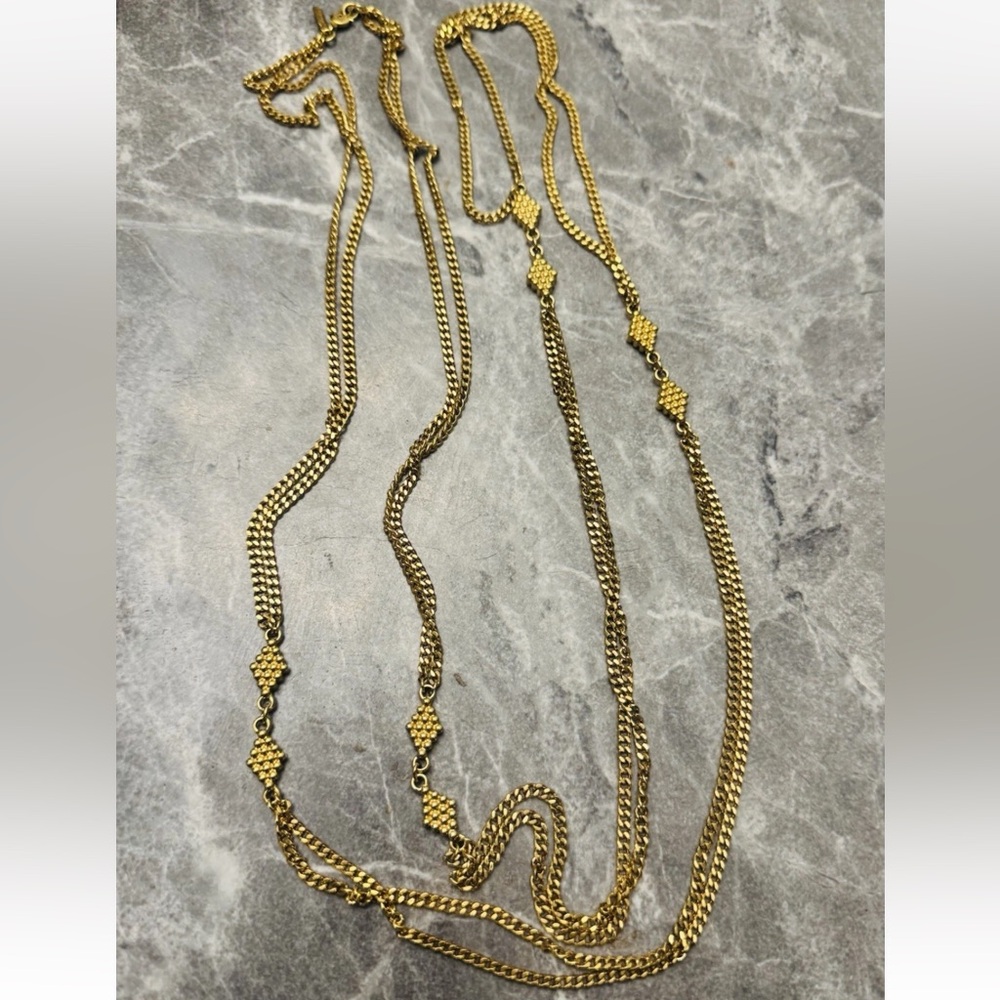 Vintage monet 27” Gold Tone necklace
